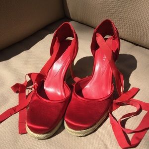 Gorgeous Nine West Satin Ribbon Tie Wedge 7M